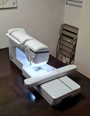 Brother Stellaire Innov-is XE2 Stickmaschine Bild 2