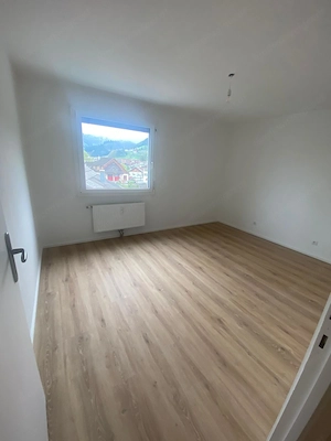 Helle und freundliche 4- Zimmerwohnung mit ca. 97m2 in Zentrum von Dbn. Hatlerdorf zu verkaufen! Bild 6