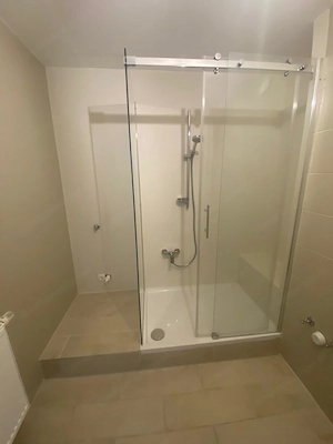 Helle und freundliche 4- Zimmerwohnung mit ca. 97m2 in Zentrum von Dbn. Hatlerdorf zu verkaufen! Bild 10