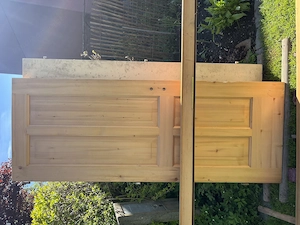 Holztüre massiv mit Rahmen. Ungebraucht und hochwertig. Bild 2