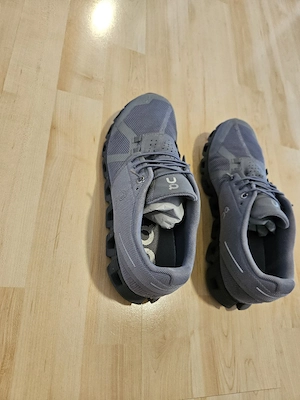 On Schuhe Damen Bild 5