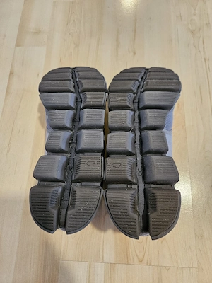 On Schuhe Damen Bild 3