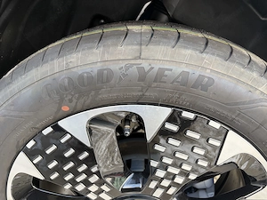 Sommerreifen, gefahren 4.0 km, das Auto umgerüstet auf Ganzjahresreifen. Bild 3