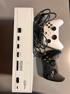 Xbox series S mit 2 controller  Bild 2