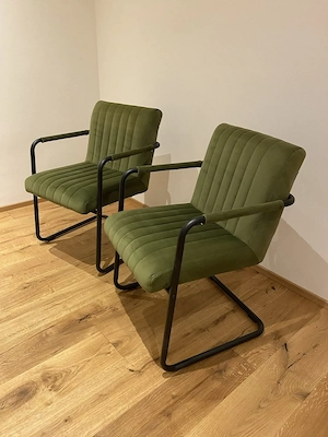Zwei sehr schöne und hochwertige Stühle zu verkaufen. 