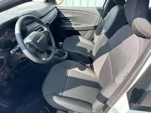 Dacia Sandero Essential TCe 90 PS Klima-DAB-LED-Tempomat-Limi... Bild 8