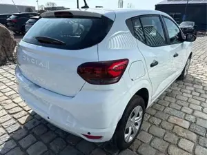 Dacia Sandero Essential TCe 90 PS Klima-DAB-LED-Tempomat-Limi... Bild 6