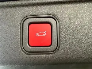 Alfa Romeo Junior Speciale IBRIDA MATRIX ACC KEYLESS NAVI 1.2 E-D... Bild 7