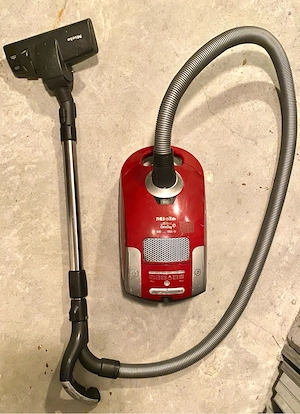 Staubsauger Miele - defekt, zu verschenken