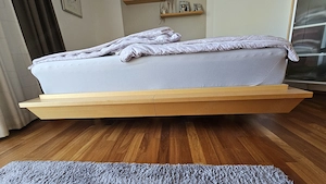 Schlafzimmer aus Buche vom Tischler bestehend aus Doppelbett, Schrank und zwei Nachtkästchen Bild 2