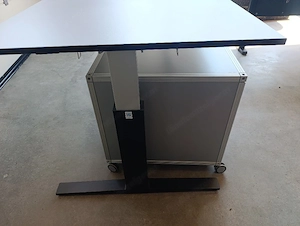 Schreibtisch BENE Höhenverstellbar Bild 2