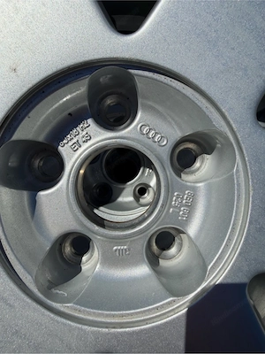 Audi Alufelgen 18 Zoll 8E0601025L Bild 3
