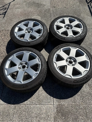 Audi Alufelgen 18 Zoll 8E0601025L Bild 2