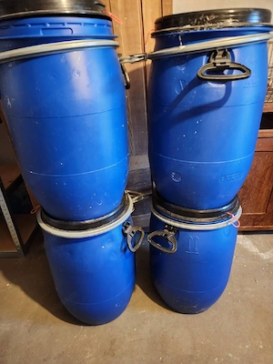 Deckelfass 60 Liter zu verschenken 