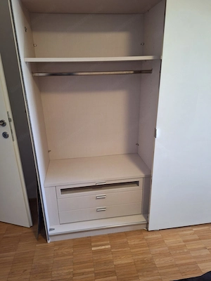 Schwebetürenschrank Bild 4