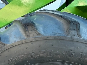 Striegel 500 DYA Hoflader Radlader mit Yanmar Motor Bild 9