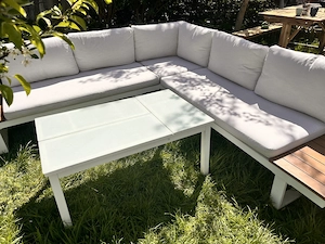 Lounge mit Glastisch Bild 5