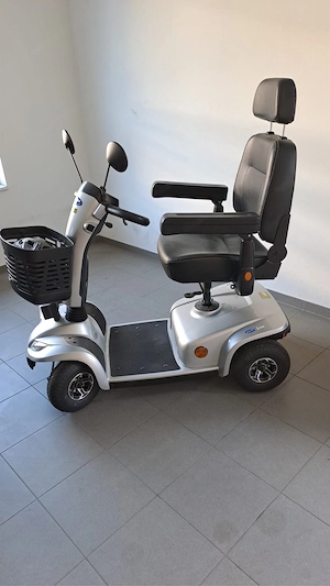 Seniorenmobil Invacare Leo 8 km h Bild 2