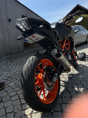     KTM Duke 125 (2023)   nur 2.800 km, Top Zustand Bild 3