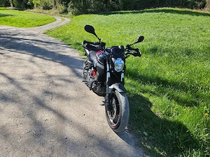 Yamaha MT03 Bild 2