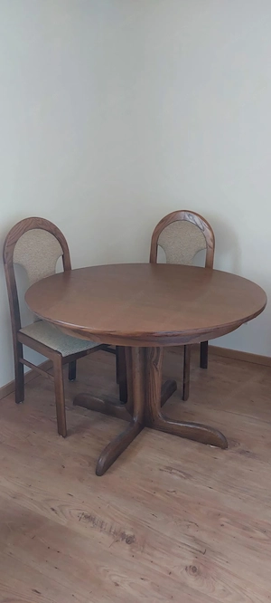 Esstisch mit 4 Stühlen zu verschenken Bild 2