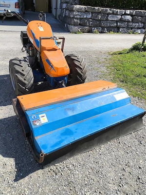 Gebr. IRUS KOMTRAK 25 PS mit 125cm Schlegelmulcher + Kehrbesengerät + Paar Stahl-Zwillingsräder Bild 2