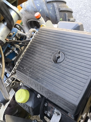 Gebr. IRUS KOMTRAK 25 PS mit 125cm Schlegelmulcher + Kehrbesengerät + Paar Stahl-Zwillingsräder Bild 7