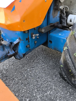 Gebr. IRUS KOMTRAK 25 PS mit 125cm Schlegelmulcher + Kehrbesengerät + Paar Stahl-Zwillingsräder Bild 8