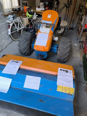 Gebr. IRUS KOMTRAK 25 PS mit 125cm Schlegelmulcher + Kehrbesengerät + Paar Stahl-Zwillingsräder Bild 10