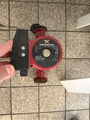 Heizpumpen und Steuerung Gaskessel Bild 5