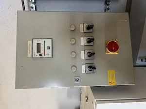 Kühlaggregat mit 2 Verdampfern + Schaltschrank und Steuerung Bild 6