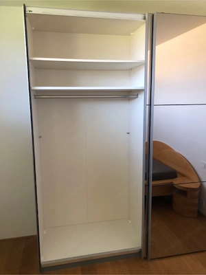 Kleiderschrank mit 2 Schiebetüren Bild 3