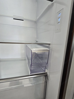 Samsung Side by Side Kühl- und Gefrierkombination mit Wassertank (Water & Crushed Ice) Bild 5