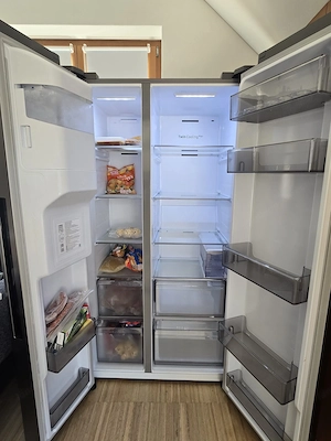 Samsung Side by Side Kühl- und Gefrierkombination mit Wassertank (Water & Crushed Ice) Bild 2