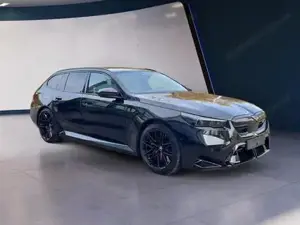 BMW M5 Basis Touring 535 kW (727 PS), Automatik, Allrad Bild 3