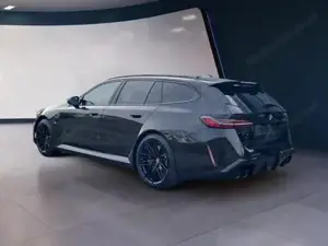 BMW M5 Basis Touring 535 kW (727 PS), Automatik, Allrad Bild 4