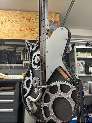 Hochwertige Metall Gitarre   Unikat Bild 3