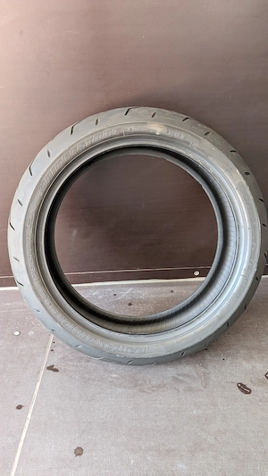 Motorradreifen  Bild 3