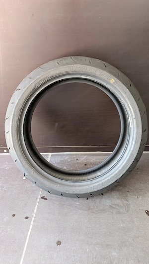 Motorradreifen  Bild 2