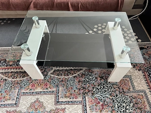 Moderner Couchtisch - Glas & Hochglanz Weiß