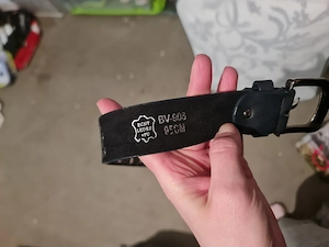 Ledergürtel mit Steinchen Bild 2