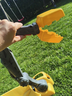 50 cm. langer LKW mit Baggerarm Spielzeug Garten Bild 2