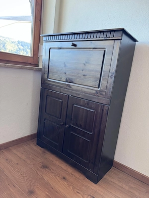 Achtung Platzwunder! Schicker Sekretär im Landhausstil Bild 2