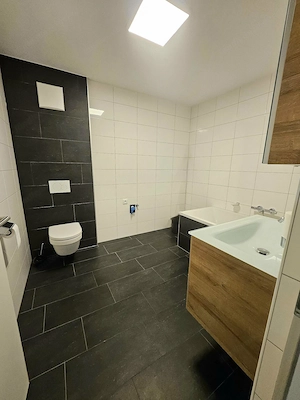 Stilvolle 2-Zimmer-Wohnung mit Sonnenbalkon & Bergblick in begehrter Lage von Lustenau Bild 4