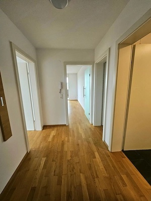 Stilvolle 2-Zimmer-Wohnung mit Sonnenbalkon & Bergblick in begehrter Lage von Lustenau Bild 2