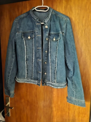 Leichte Jeansjacke 40-42  neuwertig  von Betty Barclay 