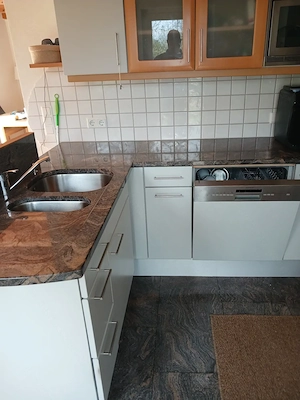 Verkaufe eine Küche mit Geräten  Bild 2