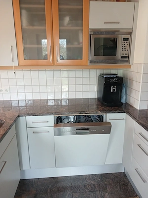 Verkaufe eine Küche mit Geräten  Bild 5