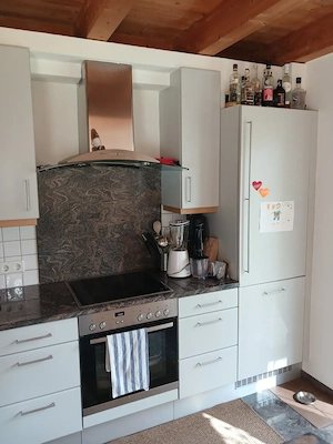 Verkaufe eine Küche mit Geräten  Bild 3