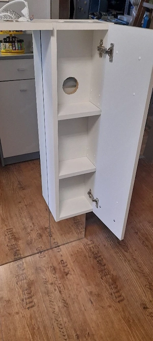 Spiegelschrank mit Beleuchtung  Bild 2